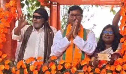 উত্তরে ‘মহাগুরু’ ম্যাজিক! চৈত্রসংক্রান্তির রোদেও জনসমুদ্র, মিঠুনকে দেখে শোরগোল উত্তরবঙ্গে!