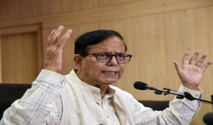 ভোটার তালিকা থেকে নাম বাদ গেলেই ‘দেশদ্রোহী’? দিলীপের মন্তব্যে আগুন ঝরালেন সেলিম, তুঙ্গে বিতর্ক!