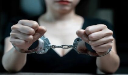 দেহের গোপন অঙ্গে সোনার বিস্কুট! মুম্বই বিমানবন্দরে আটক ২৪ বিদেশি, পাচারের ছক দেখে মাথায় হাত পুলিশের!