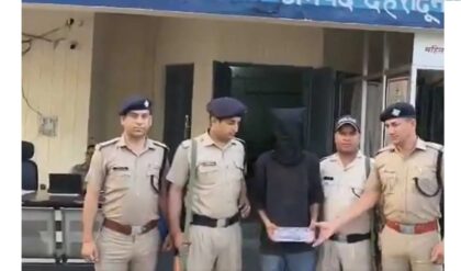 উত্তরাখণ্ডে বড়সড় ধামাকা! পুষ্কর সিং ধামির রাজ্যে গ্রেফতার খতরনাক পাক হ্যান্ডলার, ভেস্তে গেল নাশকতার ছক! উত্তরাখণ্ডে বড়সড় ধামাকা! পুষ্কর সিং ধামির রাজ্যে গ্রেফতার খতরনাক পাক হ্যান্ডলার, ভেস্তে গেল নাশকতার ছক!