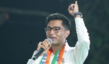 “৩০০০ টাকার লোভ দেখিয়ে বাংলার মা-বোনেদের কেনা যাবে না!” শাহকে সরাসরি চ্যালেঞ্জ অভিষেকের!