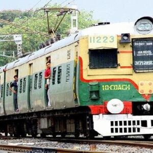 রেললাইনে কাজ না অন্য কিছু? হাওড়া ডিভিশনে ট্রেন বাতিলের জেরে স্টেশন চত্বরে ব্যাপক উত্তেজনা!