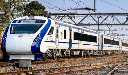 ট্রেন যাত্রীদের পোয়াবারো! টিকিট রিফান্ড থেকে হাইড্রোজেন ট্রেন—রেলে আসছে ৮টি যুগান্তকারী পরিবর্তন!