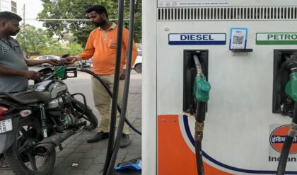 মধ্যরাতেই তেলের ধাক্কা! এক ধাক্কায় ১১ টাকা বাড়ল প্রিমিয়াম পেট্রোল, পকেটে টান আমজনতার?