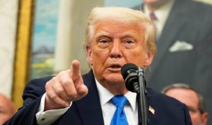 ইরানকে ভাতে মারার ছক ট্রাম্পের! আসছে নৌসেনা অবরোধ? এবার কি যুদ্ধের দোরগোড়ায় দুনিয়া?