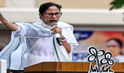 “মেয়েদের ব্যবহৃত জিনিস টেনে বের করা হচ্ছে!” তল্লাশির নামে শ্লীলতাহানির অভিযোগ মমতার, কাঠগড়ায় কে?