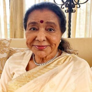 চিরবিদায় সুরের সরস্বতীর! মান্না দে থেকে অজয় দাস— বাংলা গানেও কেন অপ্রতিদ্বন্দ্বী ছিলেন আশা ভোঁসলে?