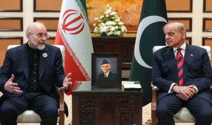 এক বৈঠকে মেটে না অশান্তি! আমেরিকার সঙ্গে শান্তি আলোচনা শেষে কেন এমন বললেন ইরানের মুখপাত্র? ২. ইসলামাবাদ বৈঠকে মিলল না সমাধা