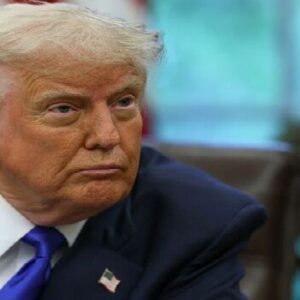 শান্তি আলোচনা ভেস্তে যেতেই রণংদেহি ট্রাম্প! হরমুজ প্রণালীতে নৌসেনার বিশাল মহড়া, যুদ্ধের মেঘ মধ্যপ্রাচ্যে?