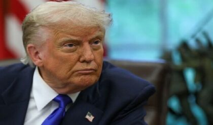 শান্তি আলোচনা ভেস্তে যেতেই রণংদেহি ট্রাম্প! হরমুজ প্রণালীতে নৌসেনার বিশাল মহড়া, যুদ্ধের মেঘ মধ্যপ্রাচ্যে? শান্তি আলোচনা ভেস্তে যেতেই রণংদেহি ট্রাম্প! হরমুজ প্রণালীতে নৌসেনার বিশাল মহড়া, যুদ্ধের মেঘ মধ্যপ্রাচ্যে?