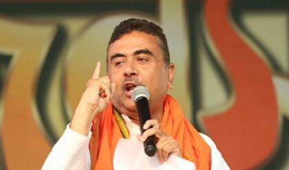 “জুন মাস থেকেই ৩,০০০ টাকা!” শুভেন্দুর হুঙ্কারে হেমতাবাদে তুমুল হাততালি, কোন বড় আশ্বাসের ইঙ্গিত দিলেন বিরোধী দলনেতা? “জুন মাস থেকেই ৩,০০০ টাকা!” শুভেন্দুর হুঙ্কারে হেমতাবাদে তুমুল হাততালি, কোন বড় আশ্বাসের ইঙ্গিত দিলেন বিরোধী দলনেতা?