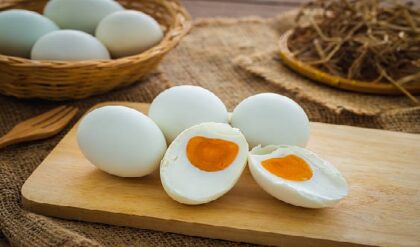 ডিমের হলুদ অংশ তো ‘কুসুম’, কিন্তু সাদা অংশকে কী বলে? ৯৯% মানুষই উত্তর জানেন না! ডিমের হলুদ অংশ তো ‘কুসুম’, কিন্তু সাদা অংশকে কী বলে? ৯৯% মানুষই উত্তর জানেন না!