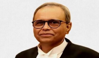 “ভোটের চাপে অন্ধ হতে পারে না বিচারব্যবস্থা!” ভোটার তালিকা নিয়ে কমিশনকে বেনজির তোপ বিচারপতি জয়মাল্য বাগচির