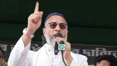 “গুজরাত দাঙ্গায় কেন চুপ ছিলেন মমতা?” মুর্শিদাবাদে দাঁড়িয়ে ওয়াইসির নিশানায় তৃণমূল-বিজেপি ‘সেটিং’!