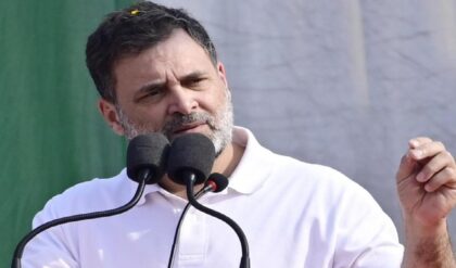 রাহুল গান্ধীর আসার আগেই ধুন্ধুমার রায়গঞ্জে! ভেঙে ফেলা হলো অস্থায়ী হেলিপ্যাড, তুঙ্গে কংগ্রেস-তৃণমূল সংঘাত