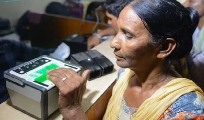 ভোট জালিয়াতির দিন শেষ? এবার কি বুথে বাধ্যতামূলক হচ্ছে বায়োমেট্রিক? বড় নির্দেশের পথে সুপ্রিম কোর্ট! ভোট জালিয়াতির দিন শেষ? এবার কি বুথে বাধ্যতামূলক হচ্ছে বায়োমেট্রিক? বড় নির্দেশের পথে সুপ্রিম কোর্ট!