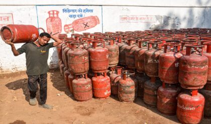 “আর চলবে না গ্যাসের কালোবাজারি!” সিলিন্ডার নিয়ে মোদী সরকারের বড় ঘোষণা, বদলে যাচ্ছে নিয়ম