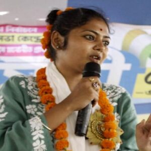 “বিজেপি নেতারা যে স্কুলে পড়েন, মমতা দিদি সেখানকার প্রিন্সিপাল!” সায়নী ঘোষের বিস্ফোরক ইন্টারভিউ “বিজেপি নেতারা যে স্কুলে পড়েন, মমতা দিদি সেখানকার প্রিন্সিপাল!” সায়নী ঘোষের বিস্ফোরক ইন্টারভিউ