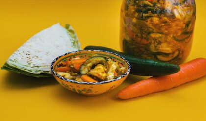 সবজির খোসা ফেলছেন? তা দিয়েই বানান জিভে জল আনা আচার! রইল গরমে মুখরোচক রেসিপি