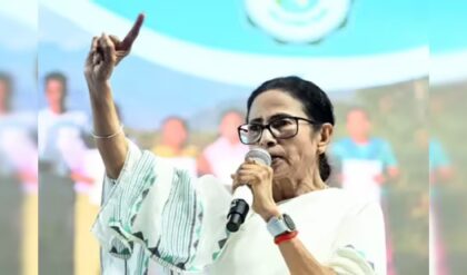 ‘১৯ বনাম ১’! একা লড়ছেন মমতা, দিল্লিতে একজোট ১৯ রাজ্য ও কেন্দ্র! বিস্ফোরক দাবি তৃণমূল সুপ্রিমোর।