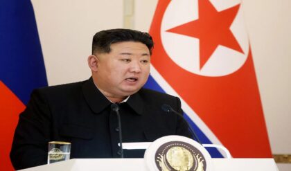 অন্যের সর্বনাশে কিমের পৌষ মাস! যুদ্ধাস্ত্র বেঁচে পকেট ভরছে পিয়ংইয়ংয়ের, কোষাগারে টাকার পাহাড়?