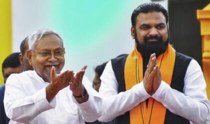 বিহারে নীতীশ-যুগের অবসান! বিজেপির হাতেই কি নবান্নের চাবিকাঠি? নয়া মুখ্যমন্ত্রীর নামে তোলপাড় পটনা!