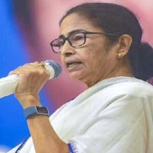 মহিলাদের আত্মসম্মানে আঘাত নয়! ভোটের প্রচারে মুর্শিদাবাদে দাঁড়িয়ে কেন রণংদেহি মেজাজে মুখ্যমন্ত্রী?