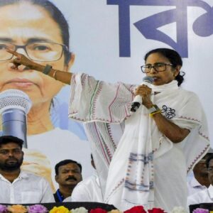 “এজেন্সি দিয়ে মুখ বন্ধ করা যাবে না!” ভোটের ময়দানে এবার রুদ্রমূর্তিতে মমতা, নিশানায় দিল্লি ও ইসি