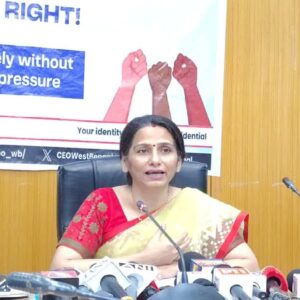 ভোটের বলি কি নাগরিক পরিষেবা? পুরসভায় চরম বিশৃঙ্খলা নিয়ে কমিশনারের বিস্ফোরক জবাব!