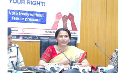 ভোটের বলি কি নাগরিক পরিষেবা? পুরসভায় চরম বিশৃঙ্খলা নিয়ে কমিশনারের বিস্ফোরক জবাব!