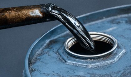 ইরান যুদ্ধের আবহে পুতিনের মাস্টারস্ট্রোক! রাশিয়া থেকে তেল আমদানি তিনগুণ বাড়াল ভারত!