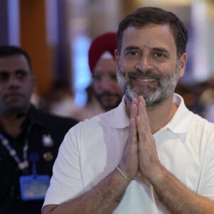 মহিলাদের মাসে ২০০০ টাকা! ভোটপ্রচারে রাহুলের ‘৫ পঞ্চবাণ’, এবার কি তবে ঘুরে দাঁড়াবে কংগ্রেস? মহিলাদের মাসে ২০০০ টাকা! ভোটপ্রচারে রাহুলের ‘৫ পঞ্চবাণ’, এবার কি তবে ঘুরে দাঁড়াবে কংগ্রেস?