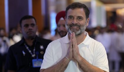 মহিলাদের মাসে ২০০০ টাকা! ভোটপ্রচারে রাহুলের ‘৫ পঞ্চবাণ’, এবার কি তবে ঘুরে দাঁড়াবে কংগ্রেস?