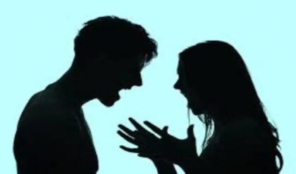 মঙ্গলসূত্র পরানোর মুহূর্তেই প্রেমিকের হাত ধরে পালালেন কনে! বরের সামনেই বিয়ের মণ্ডপে যা ঘটল… মঙ্গলসূত্র পরানোর মুহূর্তেই প্রেমিকের হাত ধরে পালালেন কনে! বরের সামনেই বিয়ের মণ্ডপে যা ঘটল…