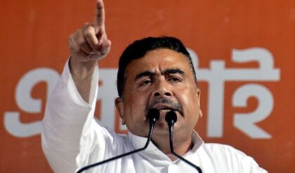 মমতার ‘গড়’ ভবানীপুরে শুভেন্দুর হুঙ্কার! “২০২৬-এ এই মুখ্যমন্ত্রীকে পাল্টাবই”, নতুন কোন অস্ত্রের কথা বললেন ‘নন্দীগ্রামের নায়ক’? মমতার ‘গড়’ ভবানীপুরে শুভেন্দুর হুঙ্কার! “২০২৬-এ এই মুখ্যমন্ত্রীকে পাল্টাবই”, নতুন কোন অস্ত্রের কথা বললেন ‘নন্দীগ্রামের নায়ক’?