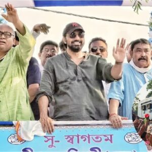 বীরভূমে দেবের রোড-শোয়ে ‘সাঁজোয়া গাড়ি’ কেন? মেজাজ হারিয়ে পুলিশকে চরম হুঁশিয়ারি অনুব্রতর! বীরভূমে দেবের রোড-শোয়ে ‘সাঁজোয়া গাড়ি’ কেন? মেজাজ হারিয়ে পুলিশকে চরম হুঁশিয়ারি অনুব্রতর!