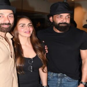 শোকের মেঘে কাটল দেওল পরিবারের দূরত্ব! ধর্মেন্দ্রর মৃত্যুর পর এষা-অহনার সঙ্গে কেমন সম্পর্ক ববি-সানির? শোকের মেঘে কাটল দেওল পরিবারের দূরত্ব! ধর্মেন্দ্রর মৃত্যুর পর এষা-অহনার সঙ্গে কেমন সম্পর্ক ববি-সানির?