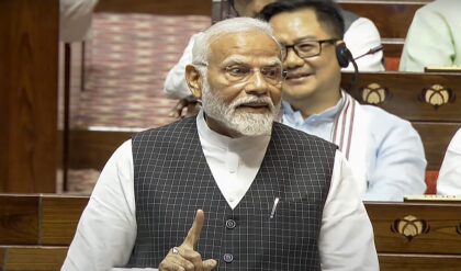 “বিরোধীদের ছবি দিয়ে বিজ্ঞাপন দেব!” লোকসভায় দাঁড়িয়ে কেন এমন ‘বড় অফার’ দিলেন মোদি?