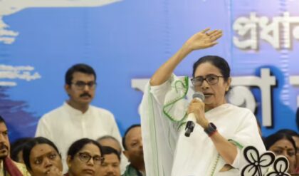 পকেটে আসবে ১৫০০ টাকা, এবার কি সরকারি চাকরির পালা? ‘যুবসাথী’ নিয়ে বড় খবর শোনালেন মমতা! পকেটে আসবে ১৫০০ টাকা, এবার কি সরকারি চাকরির পালা? ‘যুবসাথী’ নিয়ে বড় খবর শোনালেন মমতা!