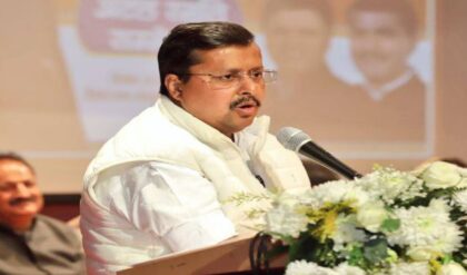 বিহারে নীতীশ-যুগের অবসান? প্রথমবার মসনদে বিজেপি মুখ্যমন্ত্রী সম্রাট চৌধুরী! তুঙ্গে রাজনৈতিক তোলপাড়