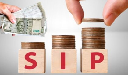বাজার পড়লেই কি SIP বন্ধ করবেন? অজান্তেই নিজের বড় ক্ষতি করছেন না তো? জানুন বিশেষজ্ঞদের পরামর্শ