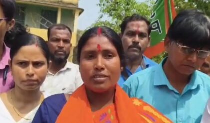 অন্যের বাড়িতে কাজ করে সংসার চলে, হাতে নেই সোনাদানা! আউশগ্রামের সেই পরিচারিকাই কি এবার বিজেপির তুরুপের তাস?