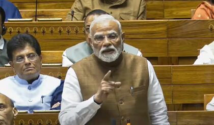 ‘বিরোধিতা করলে আপনাদেরই বিপদ!’ মহিলা সংরক্ষণ নিয়ে সংসদে বিরোধীদের চরম হুঁশিয়ারি মোদীর