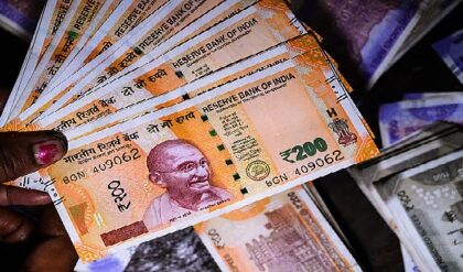 অষ্টম বেতন কমিশনে লটারি! এককালীন ১৫ লক্ষ টাকা ঢুকবে অ্যাকাউন্টে? সরকারি কর্মীদের জন্য বড় ধামাকা