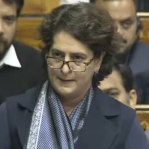 ‘মহিলা বিলের আড়ালে ভোটের রাজনীতি!’ লোকসভায় বিজেপিকে তুলোধোনা প্রিয়াঙ্কার, কেন গণতন্ত্র শেষের আশঙ্কা করছেন নেত্রী?