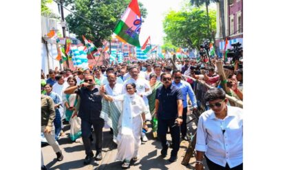 Bhowanipore Mega Rally: ঘরের মাঠে ‘ডাবল ইঞ্জিন’ আক্রমণ! ২৬-এর মহারণের আগে নিজের কেন্দ্রে মেগা মিছিলে মমতা
