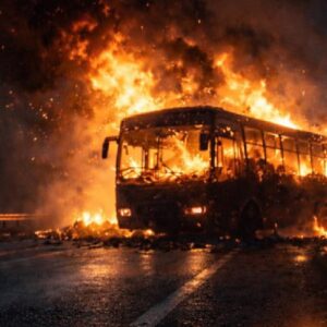 Horrific Accident: বাসের সঙ্গে গাড়ির মুখোমুখি সংঘর্ষ, দাউ দাউ আগুনে জীবন্ত দগ্ধ ৯ যাত্রী! কর্ণাটকে শিউরে ওঠা দুর্ঘটনা