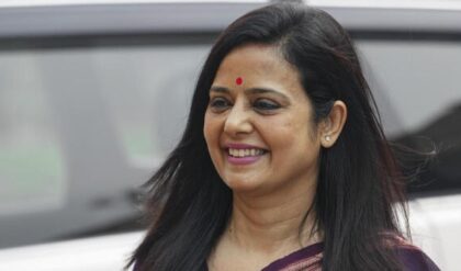 “অহংকারের পতন! লোকসভায় মোদী সরকারের হার হতেই বিস্ফোরক মহুয়া মৈত্র, দিলেন কড়া বার্তা”