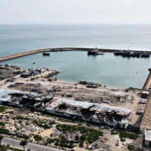 “ইরানের পিছু হঠা নাকি আমেরিকার জয়? শর্তসাপেক্ষে খুলল বিশ্বের ব্যস্ততম জলপথ, উত্তপ্ত পারস্য উপসাগর!”