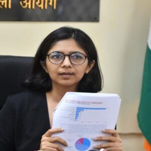 “ছেঁড়া প্যান্ট থেকে ১০০ কোটির রাজপ্রাসাদ!” পদ্ম শিবিরে যোগ দিয়েই কেজরিওয়ালকে তুলোধনা স্বাতী মালিওয়ালের!